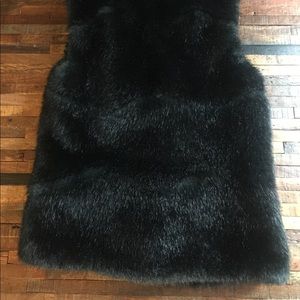 Club Monaco Jackets & Coats - Dark Green Faux Fur Club Monaco Vest Club Monaco Jackets & Coats - Dark Green Faux Fur Club Monaco Vest